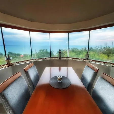 Sea View Family 2*